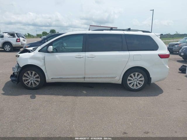 2017 TOYOTA SIENNA XLE PREMIUM 7 PASSENGER 15