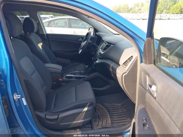 2017 HYUNDAI TUCSON SE 6