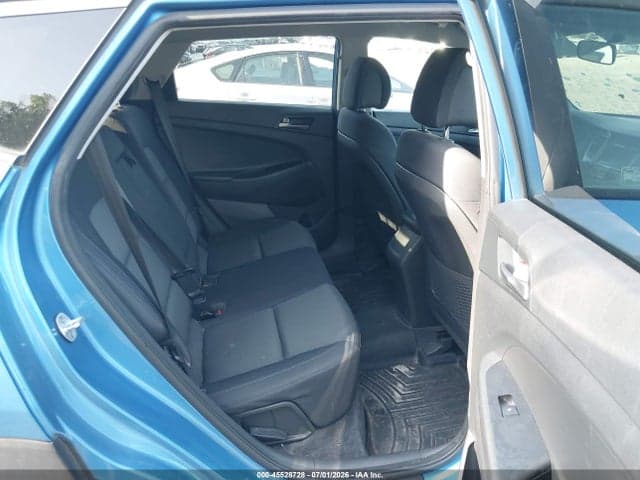 2017 HYUNDAI TUCSON SE 9