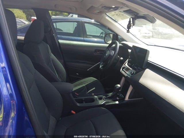2025 TOYOTA COROLLA CROSS LE 5