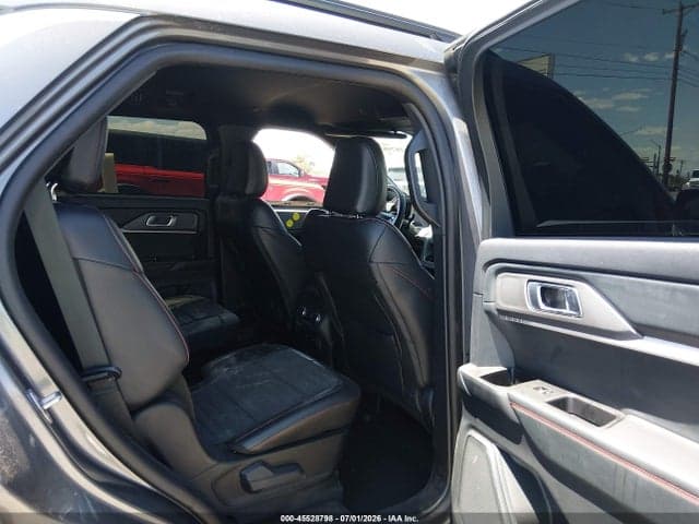 2025 FORD EXPLORER ST-LINE 9