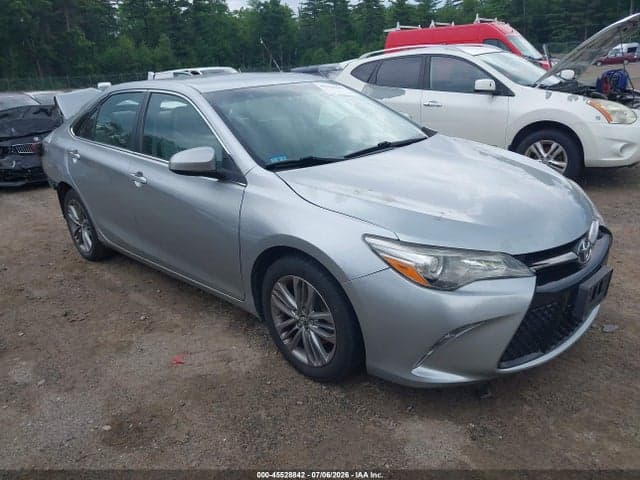 2017 TOYOTA CAMRY SE 1
