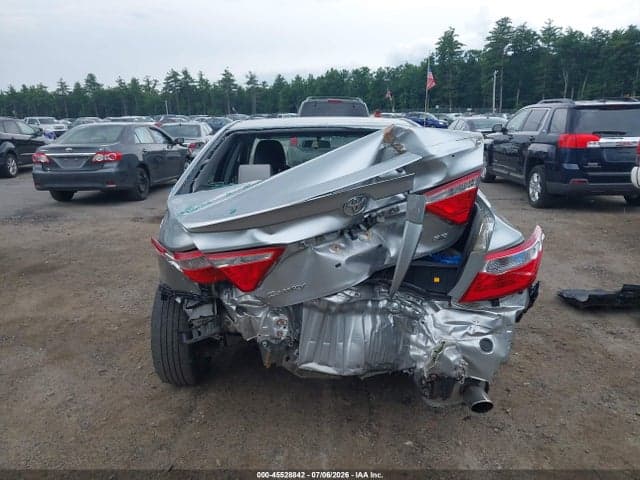2017 TOYOTA CAMRY SE 17
