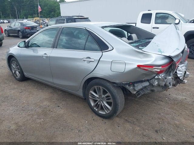 2017 TOYOTA CAMRY SE 3