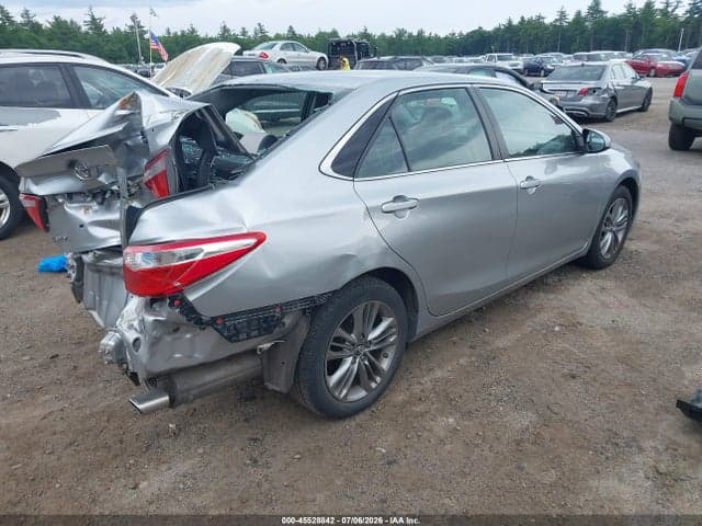 2017 TOYOTA CAMRY SE 4