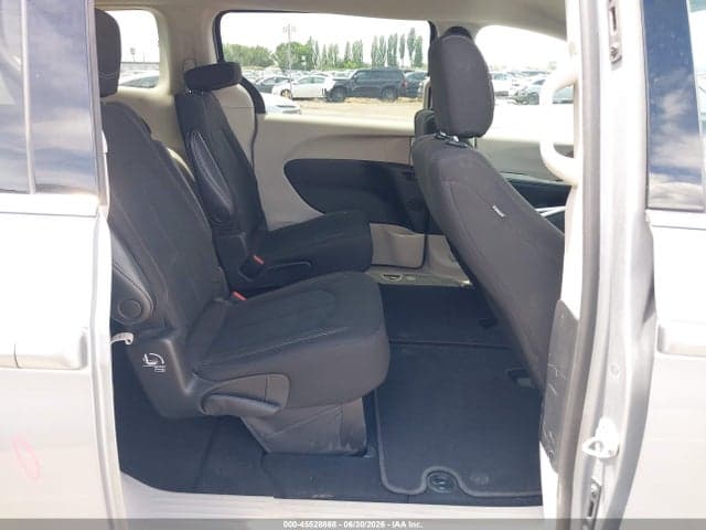 2021 CHRYSLER VOYAGER LX 8