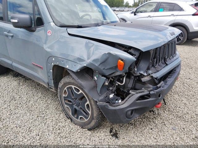 2017 JEEP RENEGADE TRAILHAWK 4X4 6