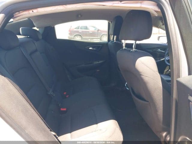 2017 CHEVROLET MALIBU 1LT 7