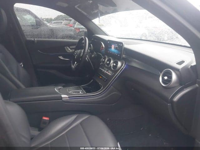 2020 MERCEDES-BENZ GLC 300 5