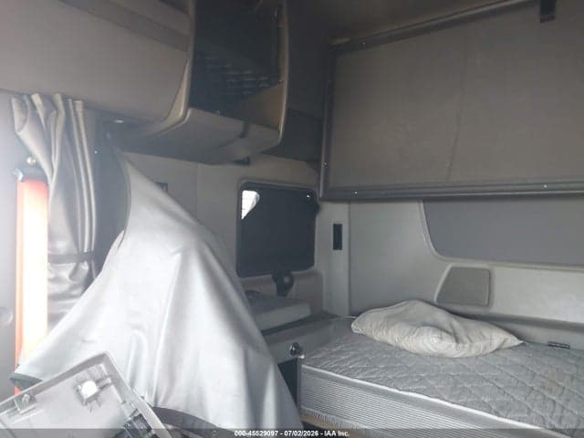 2018 INTERNATIONAL LT 7