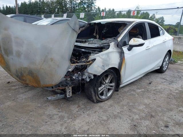 2017 CHEVROLET CRUZE LT AUTO 2