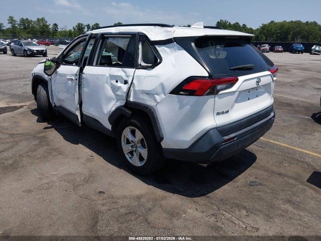 2021 TOYOTA RAV4 XLE 3