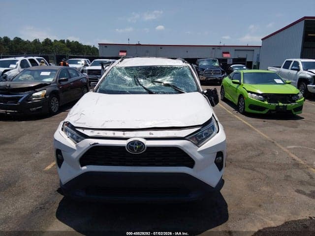2021 TOYOTA RAV4 XLE 6