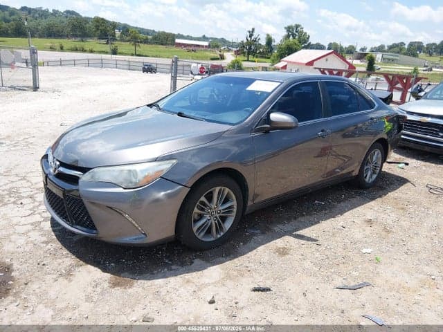 2017 TOYOTA CAMRY SE 2