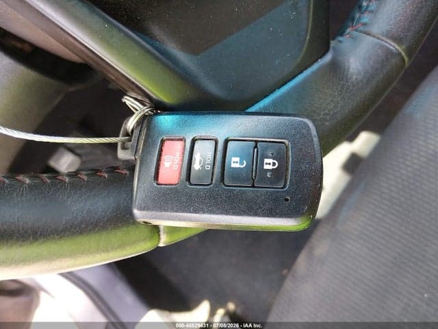 2017 TOYOTA CAMRY SE 11