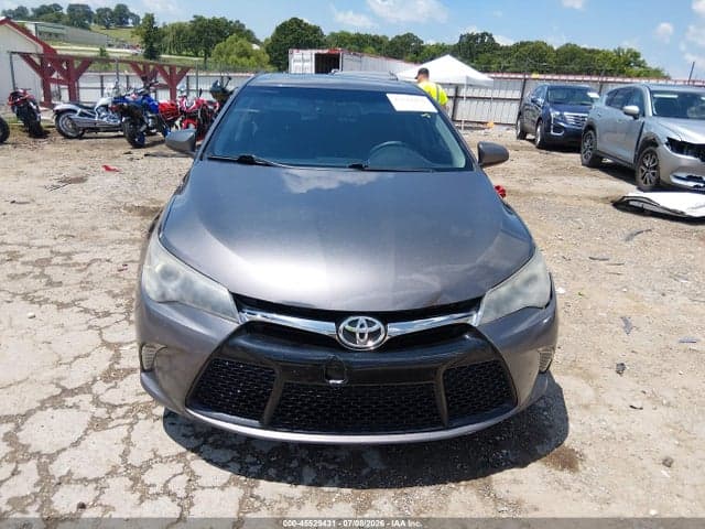 2017 TOYOTA CAMRY SE 12