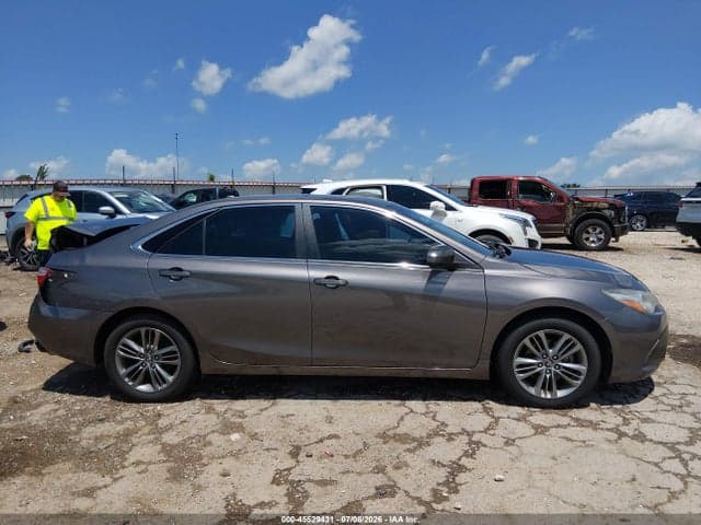 2017 TOYOTA CAMRY SE 13