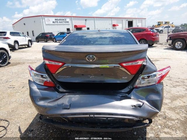 2017 TOYOTA CAMRY SE 16