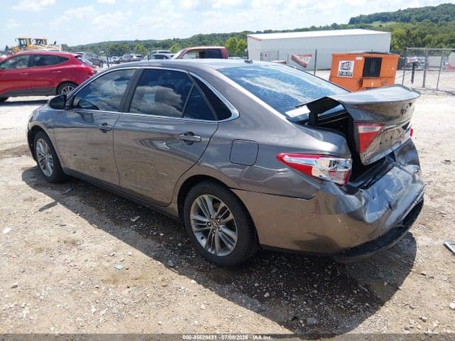 2017 TOYOTA CAMRY SE 3