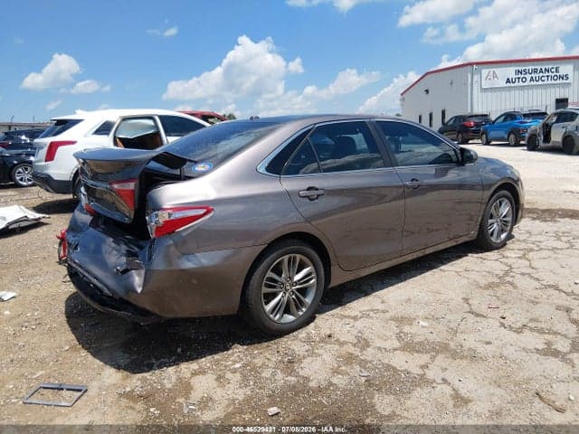 2017 TOYOTA CAMRY SE 4