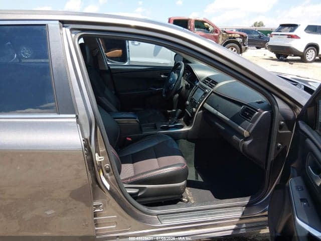 2017 TOYOTA CAMRY SE 5