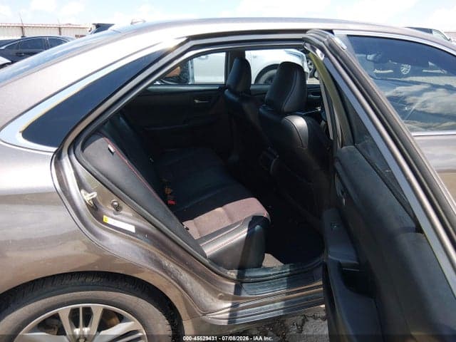 2017 TOYOTA CAMRY SE 8