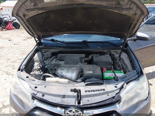 2017 TOYOTA CAMRY SE 10