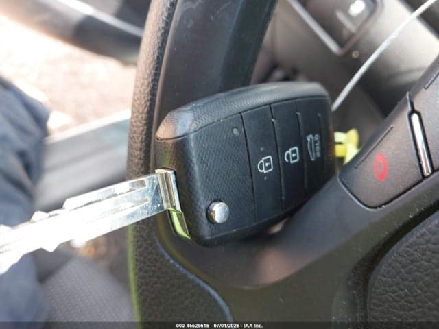 2017 KIA FORTE LX 11