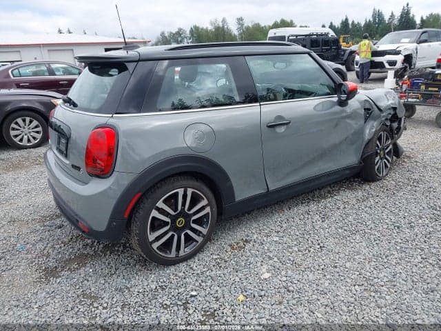2023 MINI SE HARDTOP COOPER 4