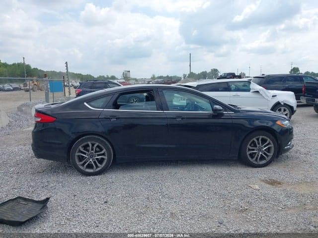 2017 FORD FUSION SE 13