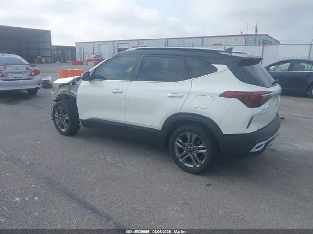 2023 KIA SELTOS S 3