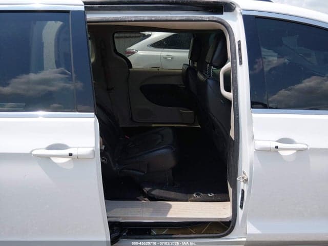 2022 CHRYSLER PACIFICA TOURING L 8