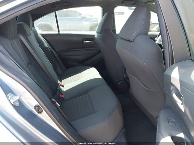 2020 TOYOTA COROLLA SE 8