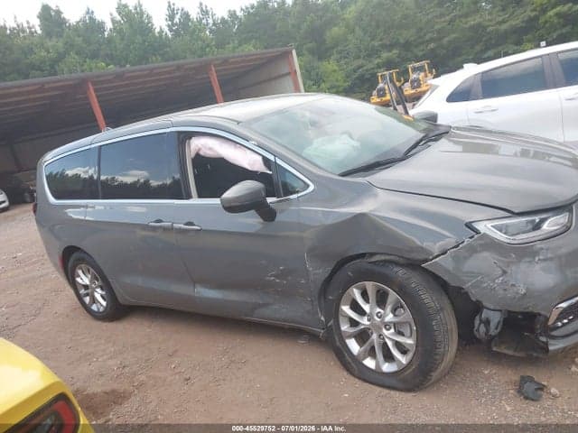 2023 CHRYSLER PACIFICA TOURING L AWD 6