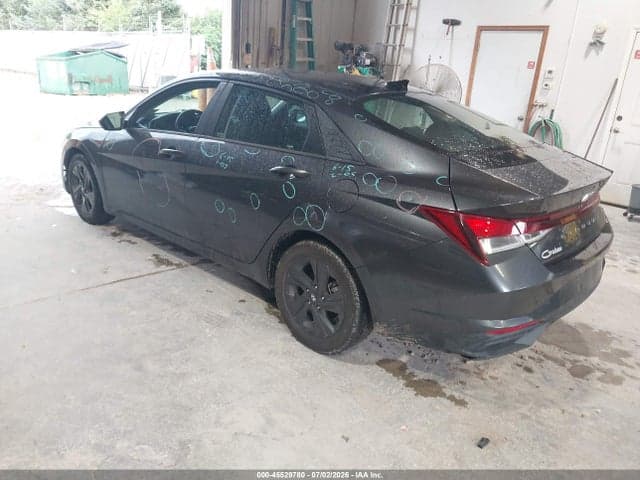 2021 HYUNDAI ELANTRA SEL 3