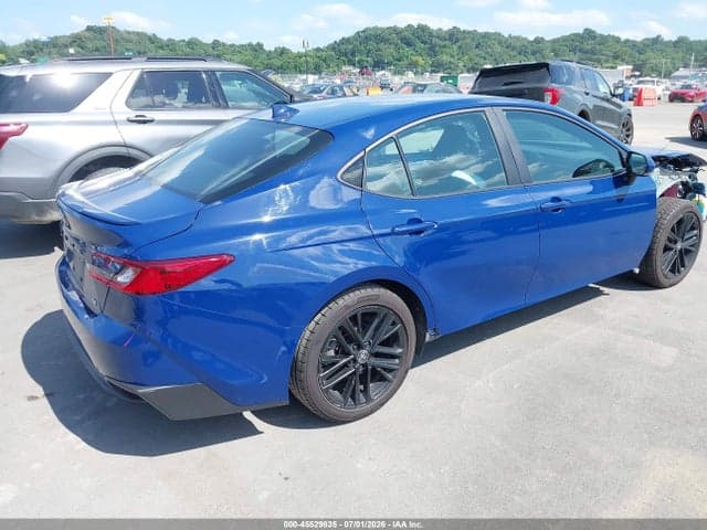 2025 TOYOTA CAMRY SE 4
