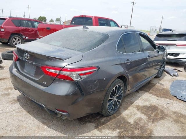 2019 TOYOTA CAMRY SE 4