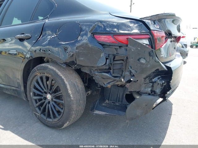 2021 ALFA ROMEO GIULIA AWD 6