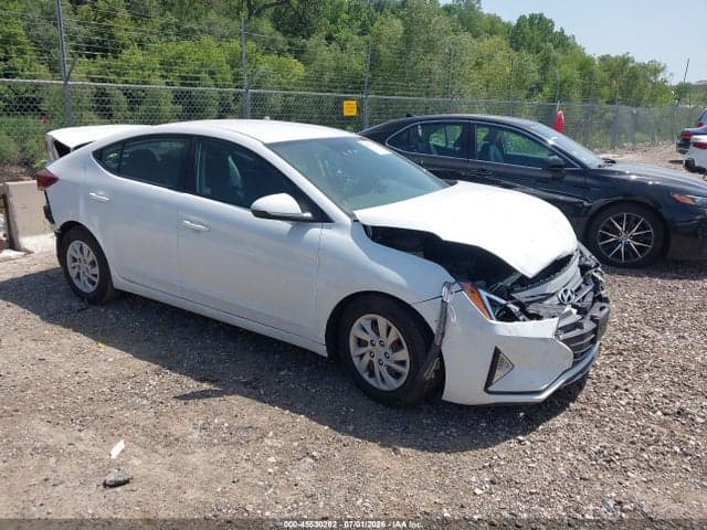 2020 HYUNDAI ELANTRA SE 1