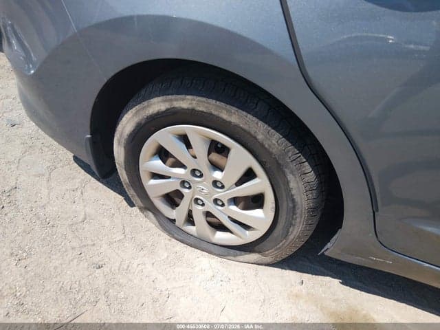 2017 HYUNDAI ELANTRA SE 14