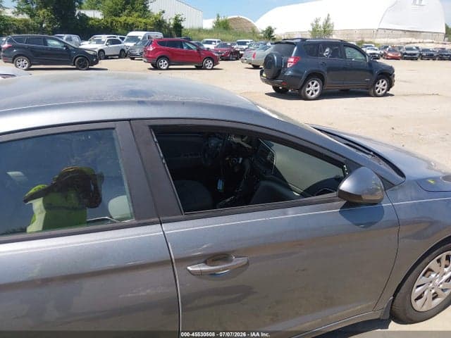 2017 HYUNDAI ELANTRA SE 6