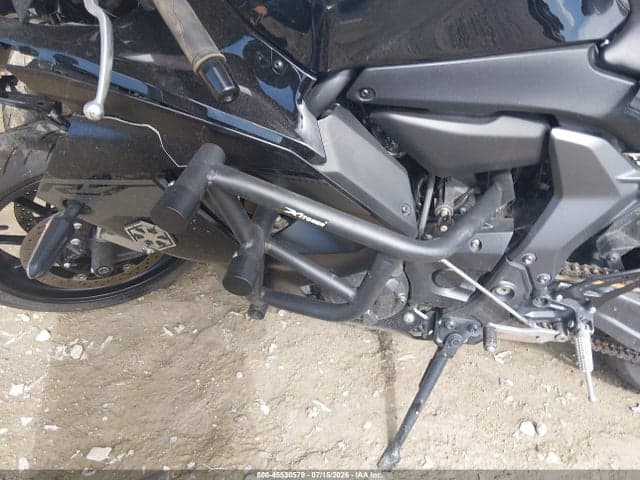 2025 YAMAHA YZFR7 9