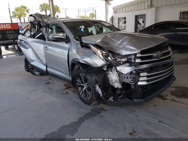 2019 TOYOTA HIGHLANDER LE PLUS 1