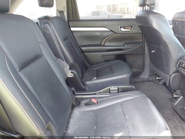 2018 TOYOTA HIGHLANDER XLE 8