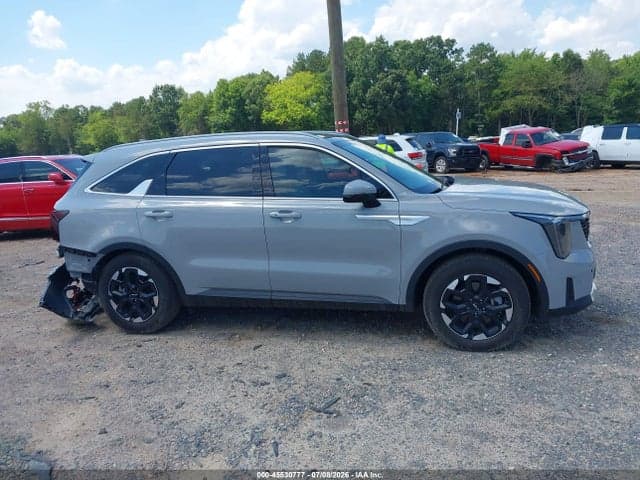 2025 KIA SORENTO S 13
