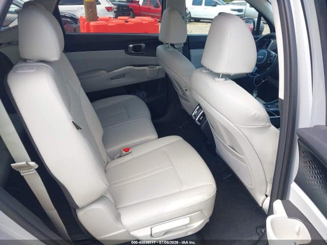 2025 KIA SORENTO S 8