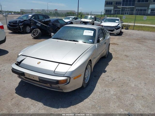 1986 PORSCHE 944 2