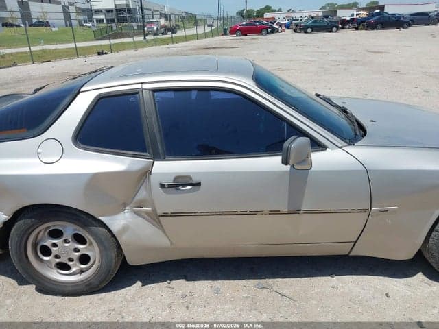 1986 PORSCHE 944 13