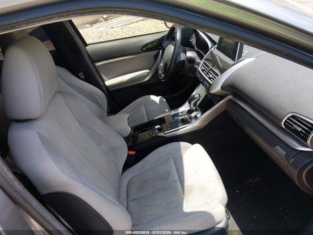 2018 MITSUBISHI ECLIPSE CROSS SE/SEL 5