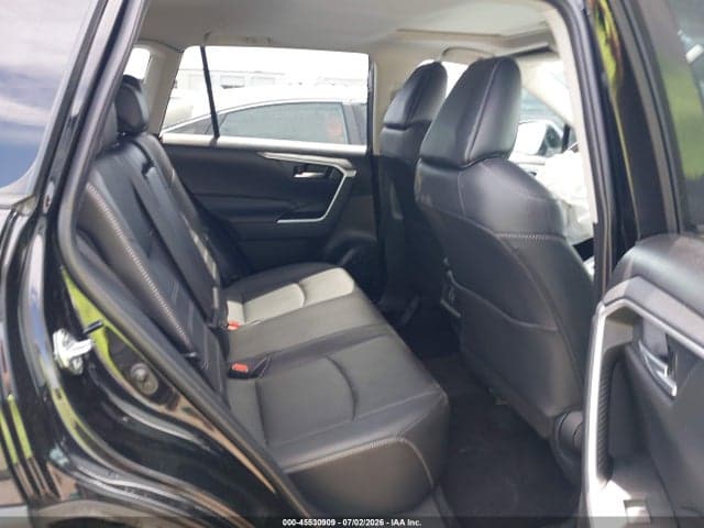 2025 TOYOTA RAV4 XLE PREMIUM 8
